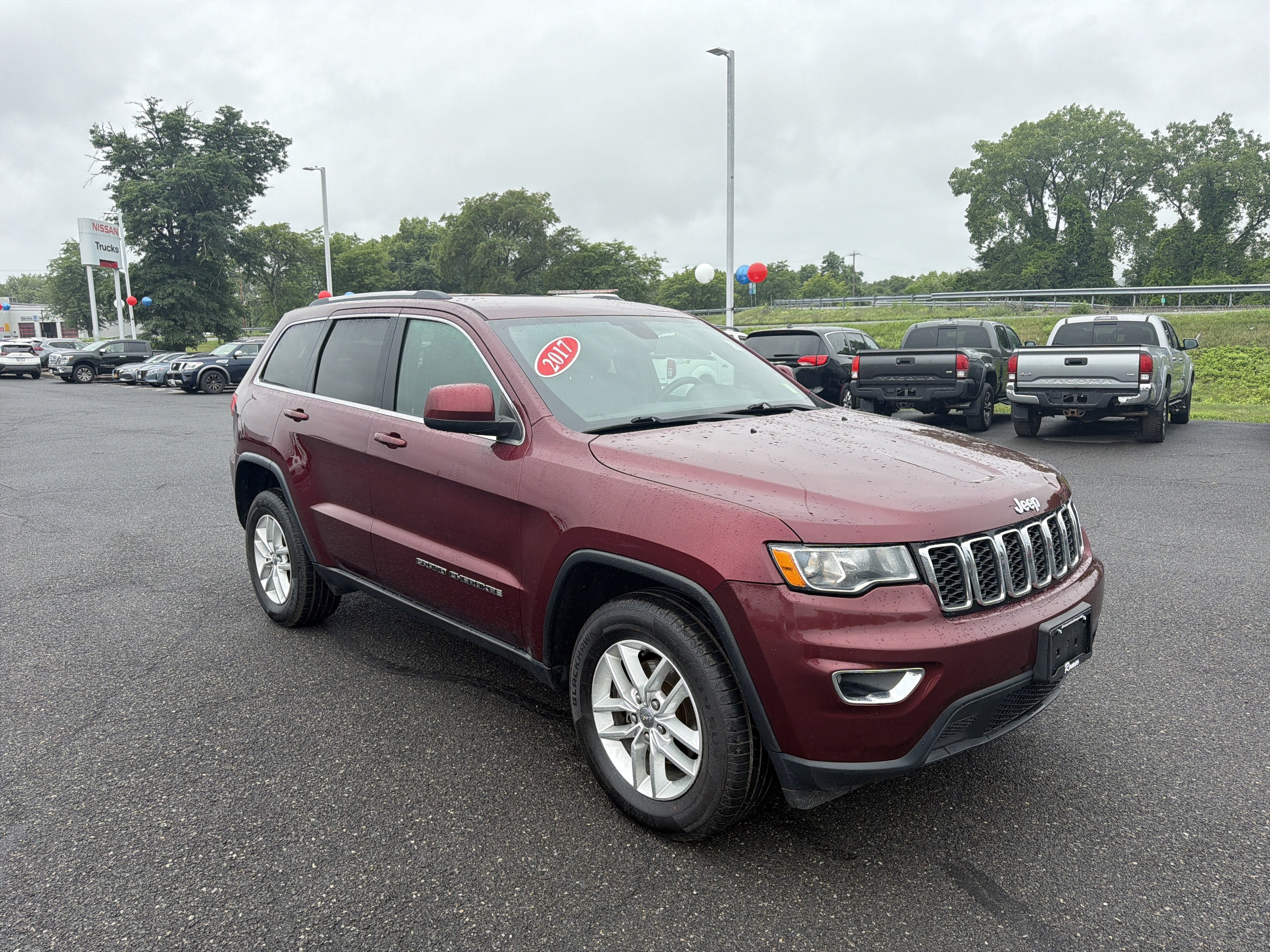2017 Jeep Grand Cherokee — rear three-quarter view